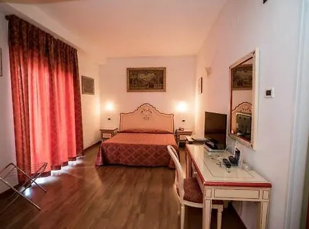 Hotel Aequa 4*