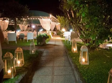 Aequa Hotel 4*